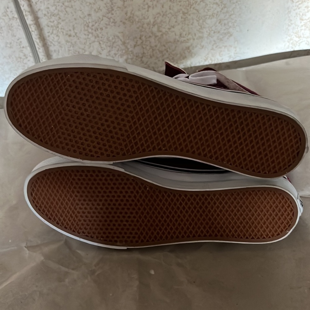 Vans - Picture 8 of 10